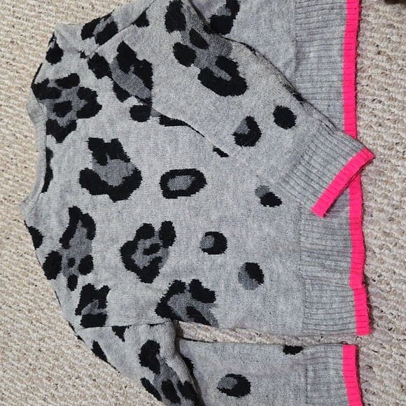 Primark Grey and Black Leopard-Pattern Knit Sweater - Picture 9 of 12
